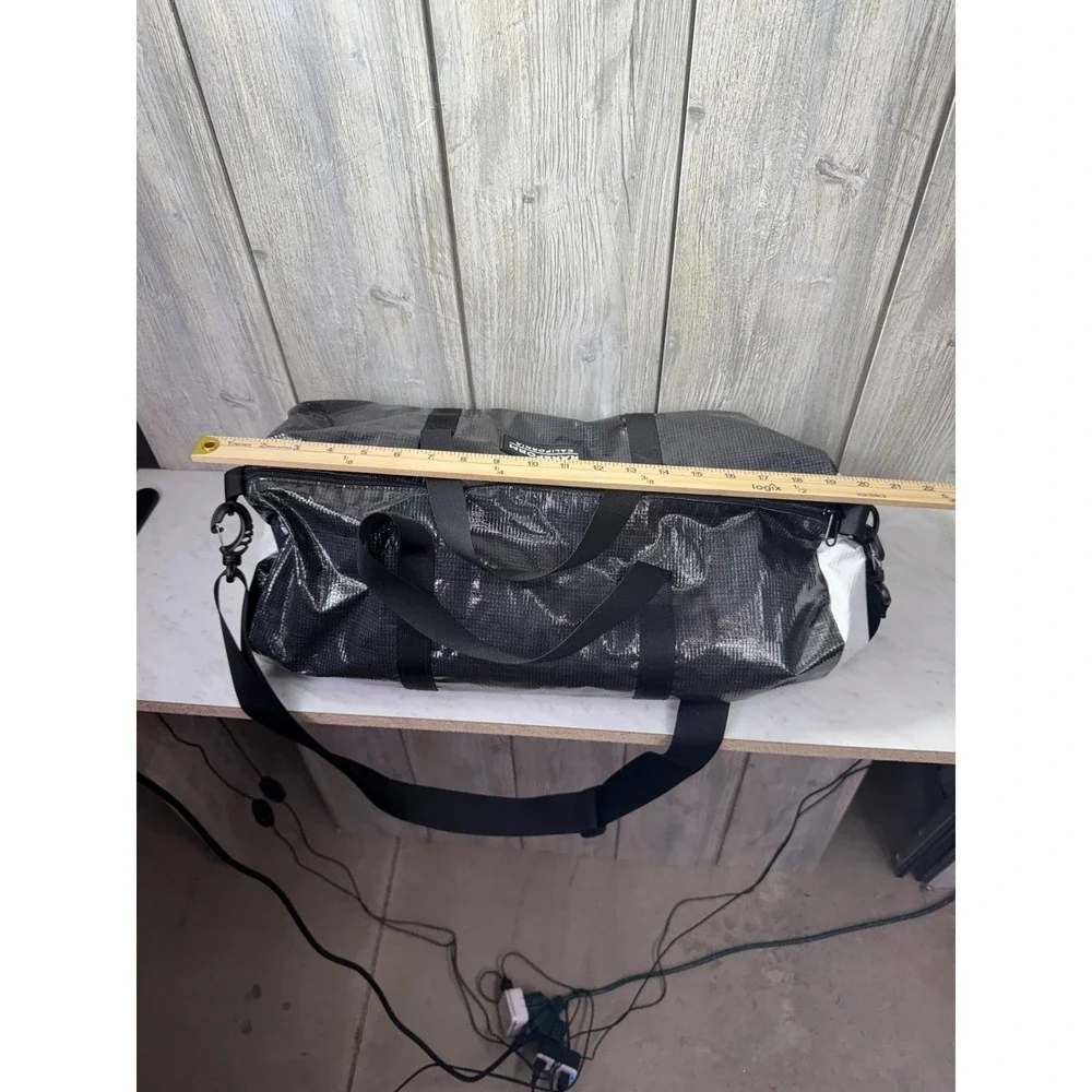 Rareform California Duffel Bag Silver Gold's Gym Resistance Band Crux Jump Rope